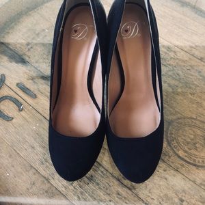 Delicious brand heels.